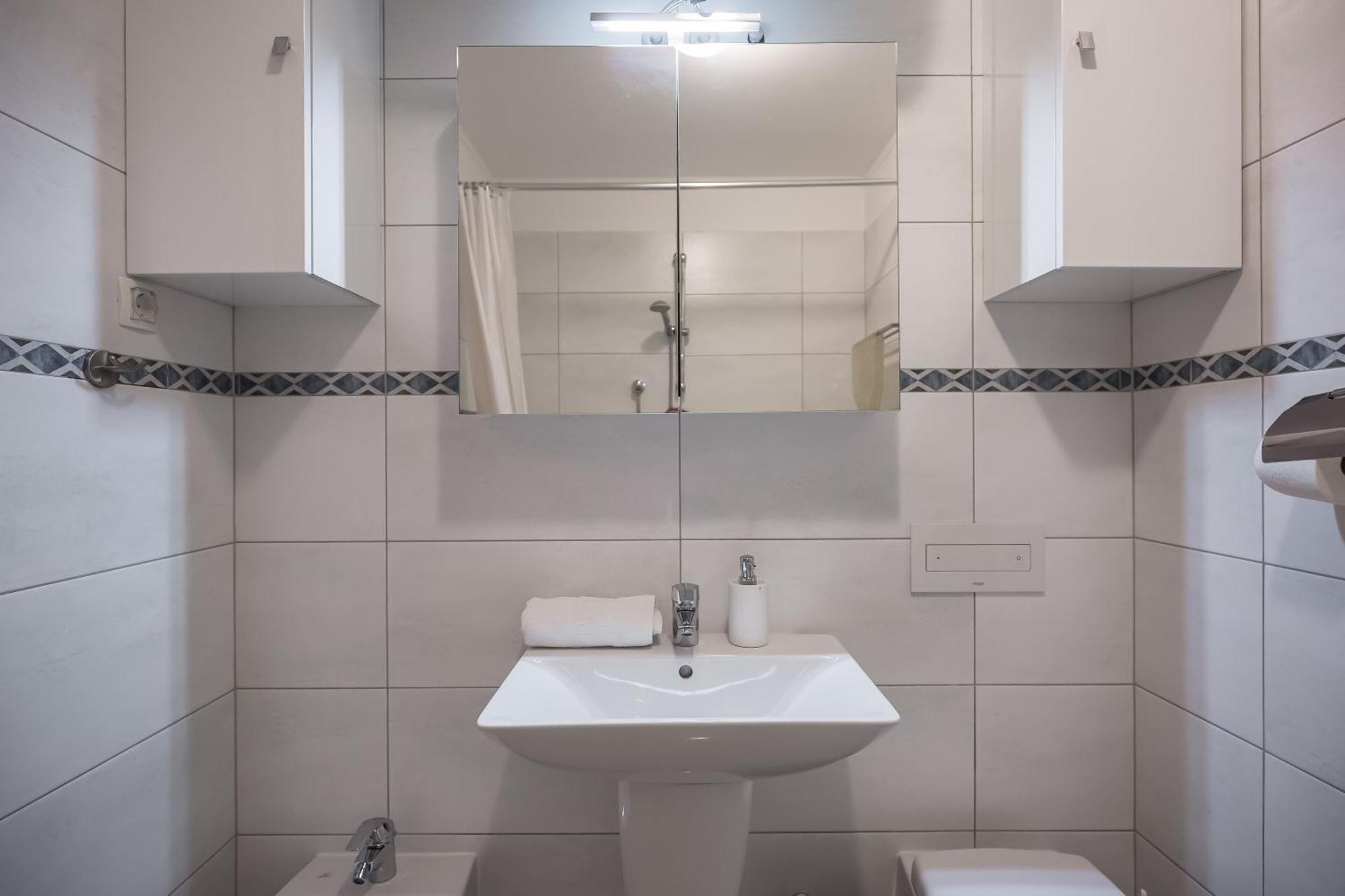 Ap 4+2 In One Of The Most Luxury Building In Omis Omiš Quarto foto